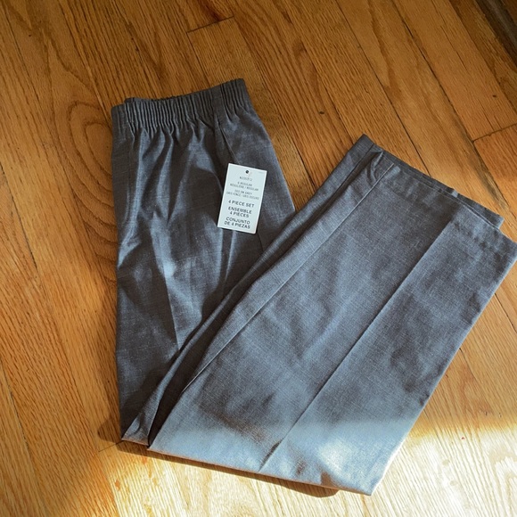 Suit vest and pant - Picture 4 of 4